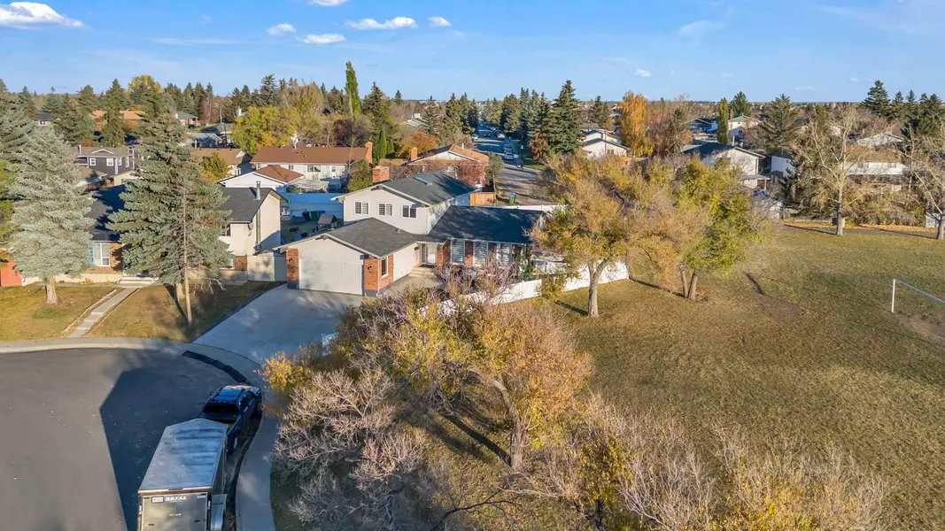 304 Pinemill WAY Northeast, Calgary, AB T1Y 2M7