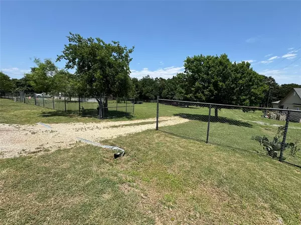 Burleson, TX 76028,3205 Flora Street