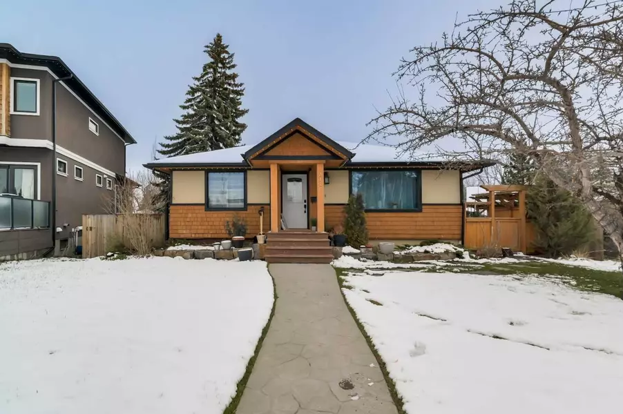 3120 Kildare CRES SW, Calgary, AB T3E 4S4