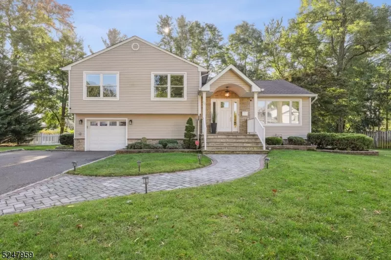 79 Skyline Dr, Clark Twp., NJ 07066