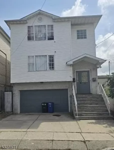 232 Amity St, Elizabeth City, NJ 07202