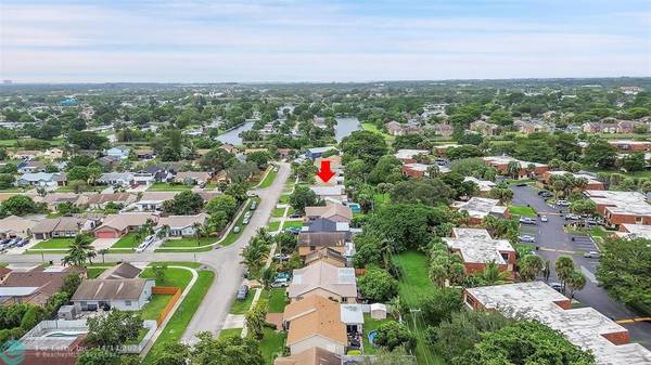 8507 SW 19th St, North Lauderdale, FL 33068