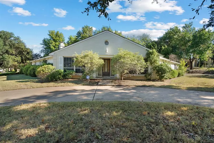 23 Legend Road, Benbrook, TX 76132