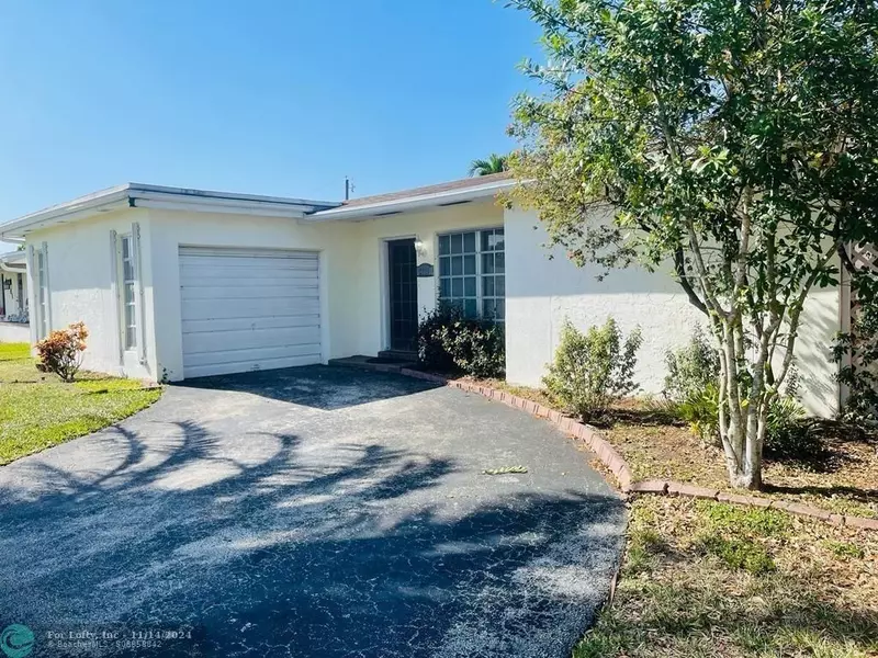 9751 NW 24th Pl, Sunrise, FL 33322