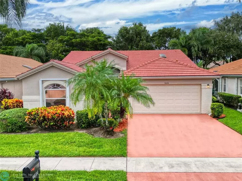 9874 Harbour Lake Cir, Boynton Beach, FL 33437