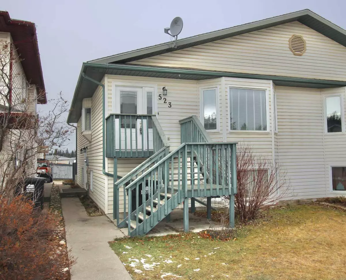 Hinton, AB T7V1Z5,523 Boutin AVE