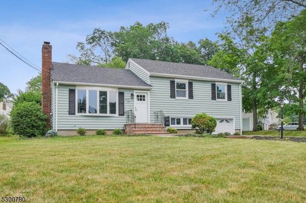 24 Apple Tree Ln, Hanover Twp., NJ 07950