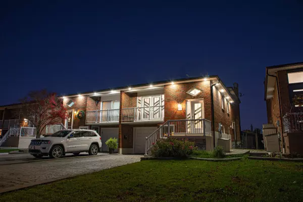 71 Agincourt RD, Vaughan, ON L4L 2Z8