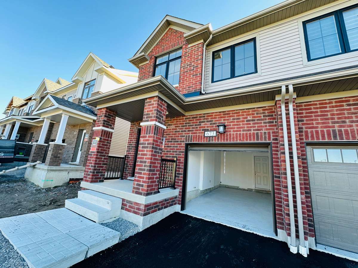 Oshawa, ON L1K 3G7,673 Ribstone CT