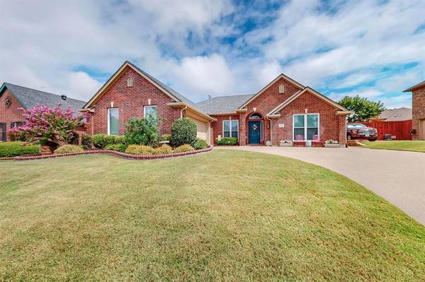 2062 Fair Oaks Circle, Corinth, TX 76210