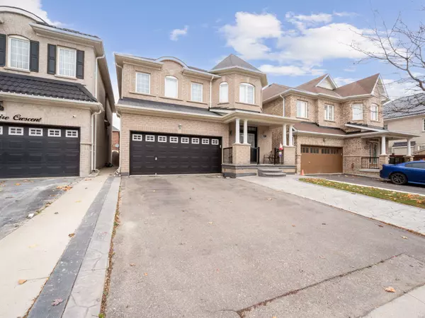 Brampton, ON L6R 0Y4,6 Appleaire CRES