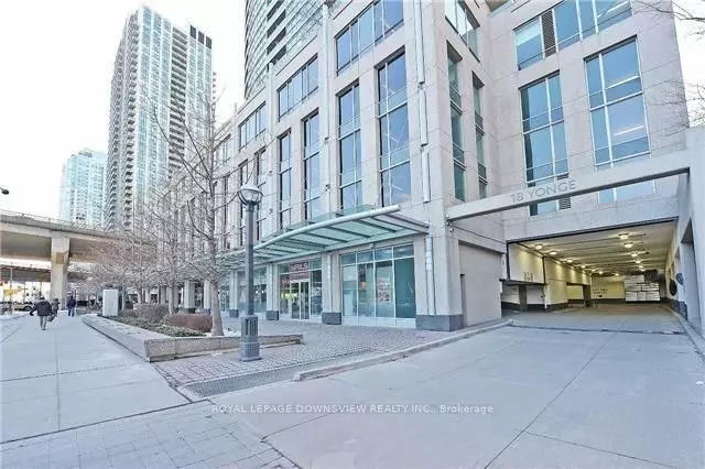 Toronto C01, ON M5E 1R4,18 Yonge ST #3908