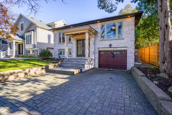 Oakville, ON L6H 1E9,220 Overton PL