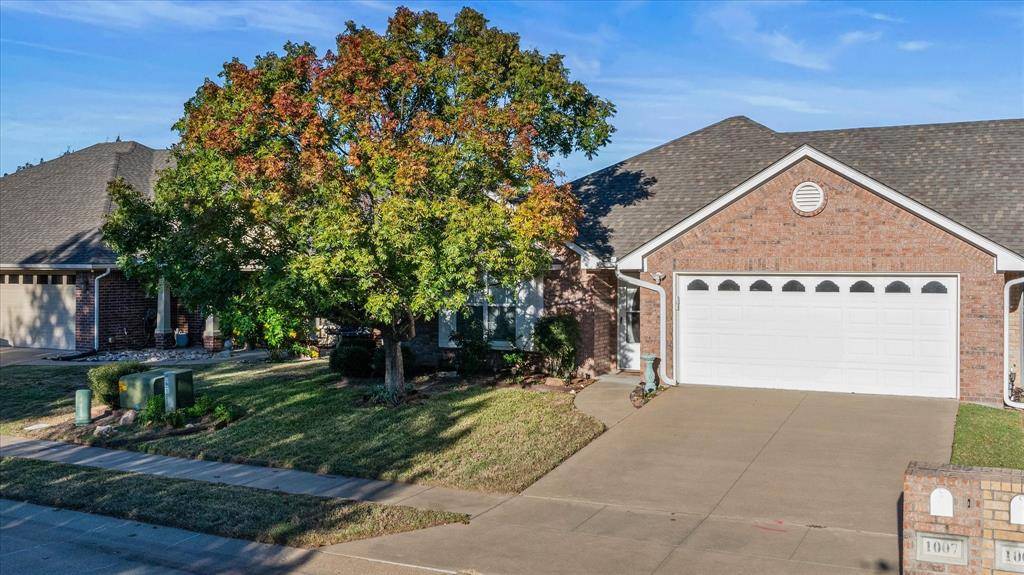 1007 Roberts Bend Court, Granbury, TX 76048