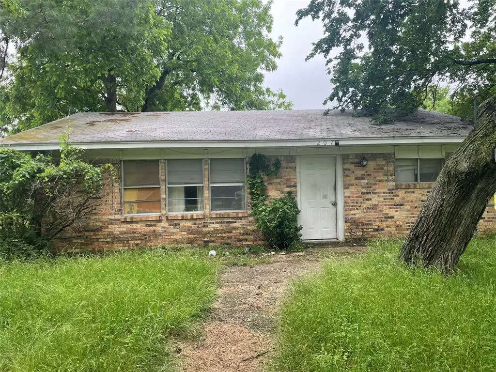 Dawson, TX 76639,207 S 1st Street E