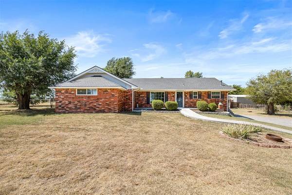 1406 S Radio Road, El Reno, OK 73036