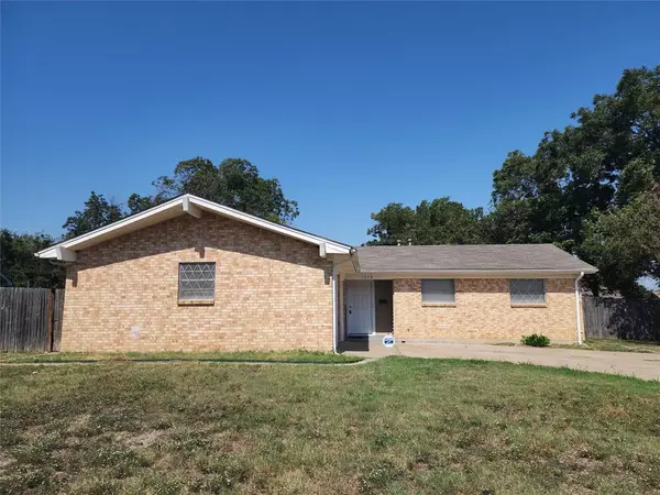 1028 Edna Drive, Everman, TX 76140