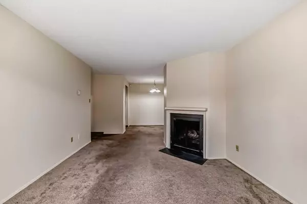 Calgary, AB T2W 2T6,315 Southampton DR Southwest #8106