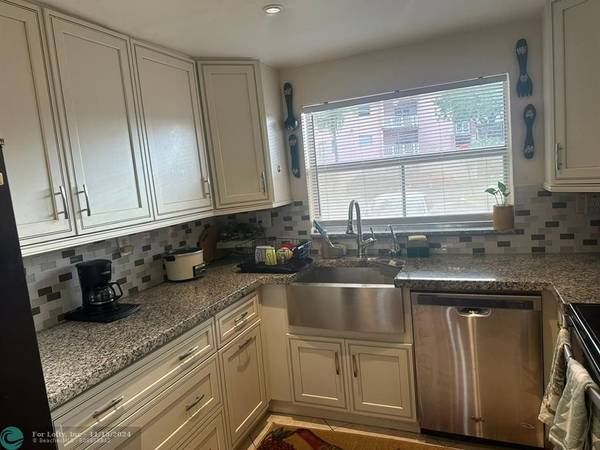 Sunrise, FL 33322,9541 Sunrise Lakes Blvd  #104