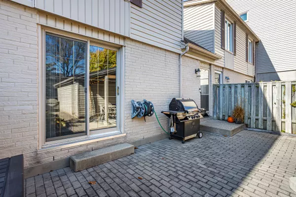 London, ON N6K 1M8,915 Dalhousie DR