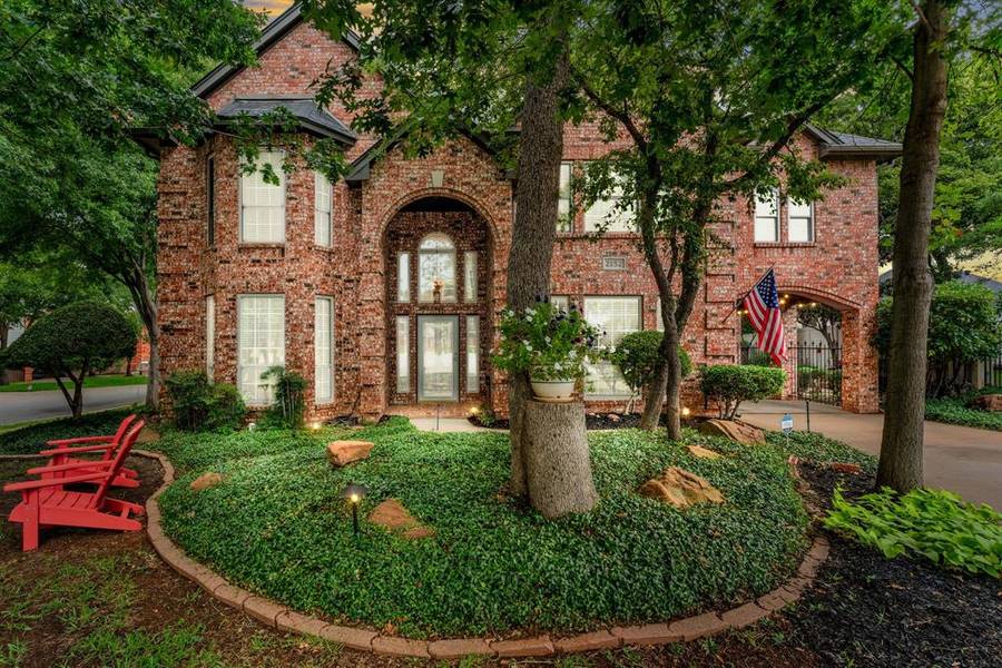 2152 Brownstone Court, Grapevine, TX 76051