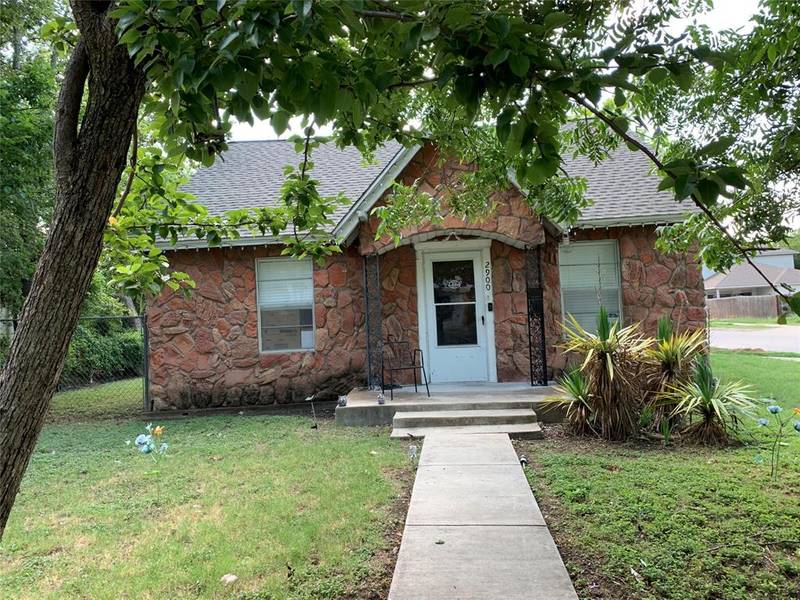 2900 Livingston Avenue, Fort Worth, TX 76110