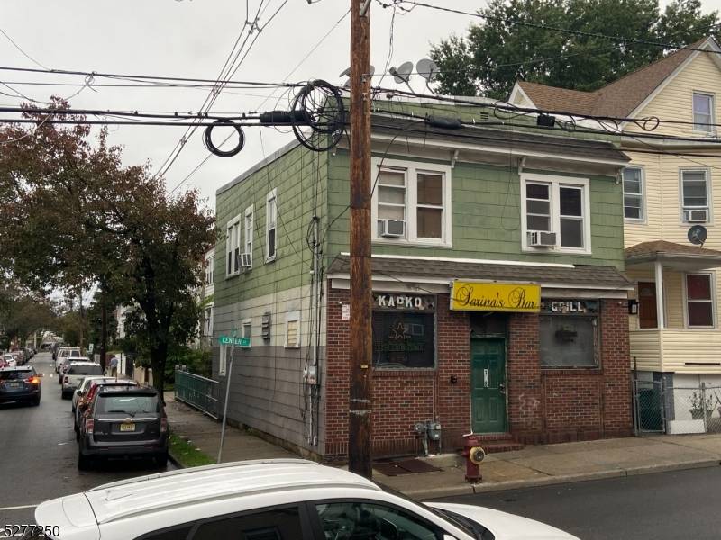 108 Center St, Clifton City, NJ 07011