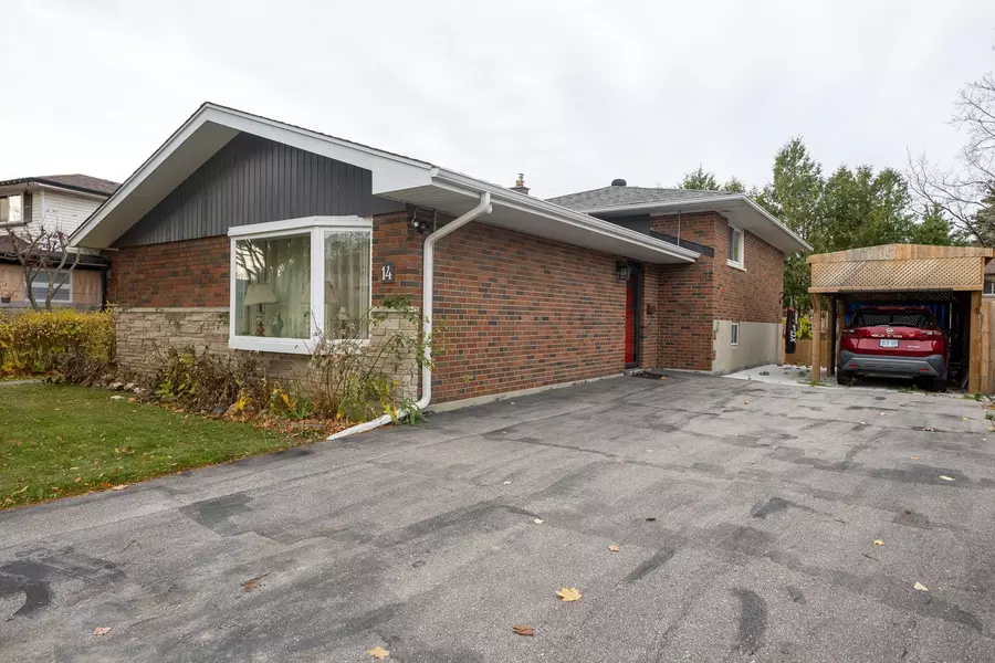 14 Bluefin CRES N, Toronto E09, ON M1H 2L1