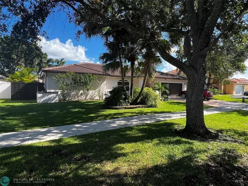 5210 Hawkes Bluff Ave, Davie, FL 33331