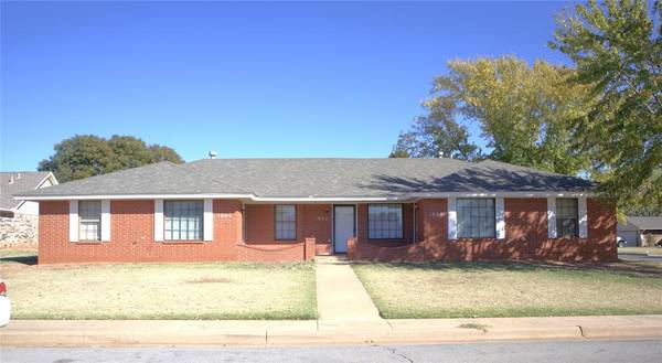 1800 Suzanne Drive, Weatherford, OK 73096