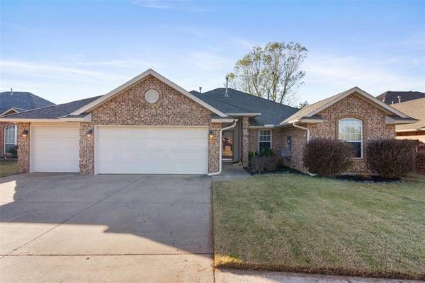 3921 Pamela Lane, Yukon, OK 73099