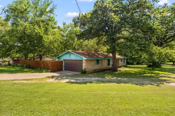 Kemp, TX 75143,15950 Cherokee Trail