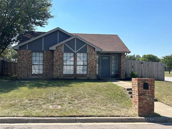 4700 Wineberry Drive, Fort Worth, TX 76137