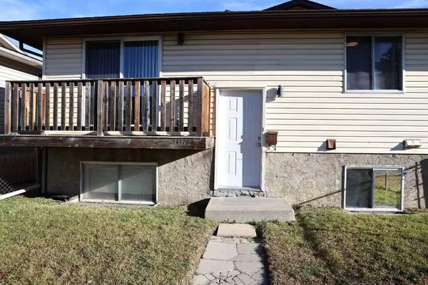 1412 43 ST SE #B, Calgary, AB T2A 5E6