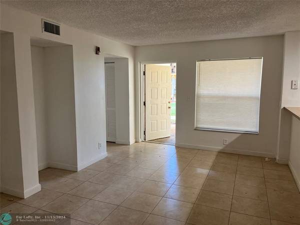 Tamarac, FL 33321,7620 Westwood Dr  #202