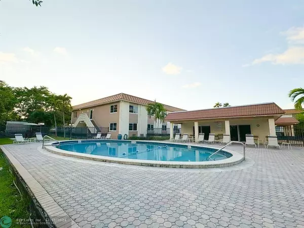 Wilton Manors, FL 33305,12 NE 19th Ct  #204A