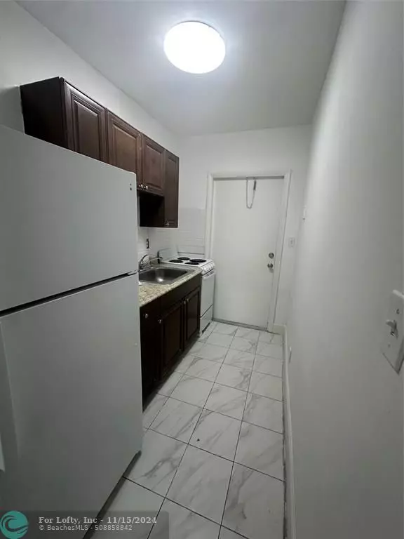 Fort Lauderdale, FL 33311,424 NW 15th Ter  #8