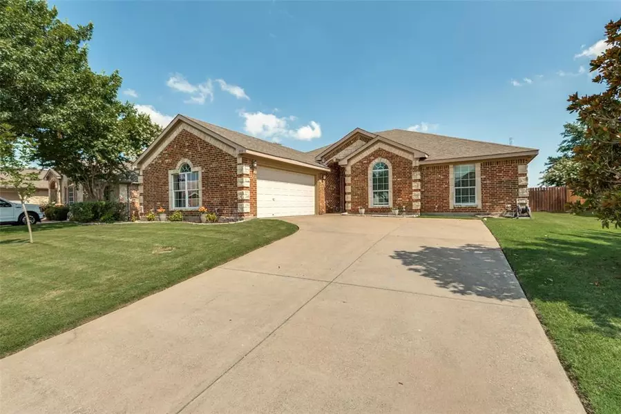 713 Escapade Court, Midlothian, TX 76065