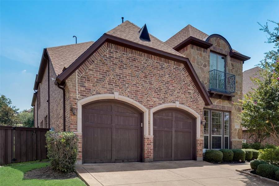 2102 N Hill Drive, Irving, TX 75038