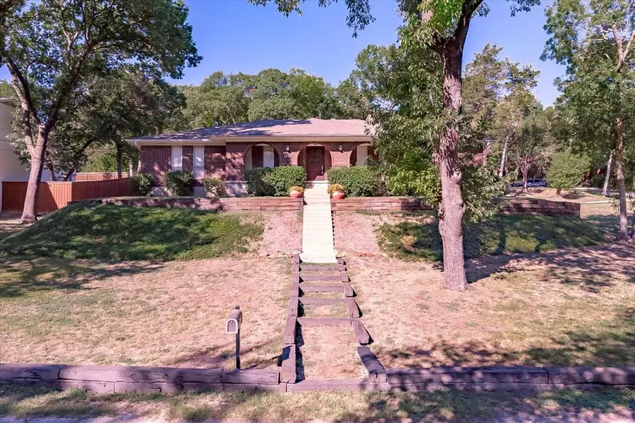 1231 Bow Creek Drive, Duncanville, TX 75116