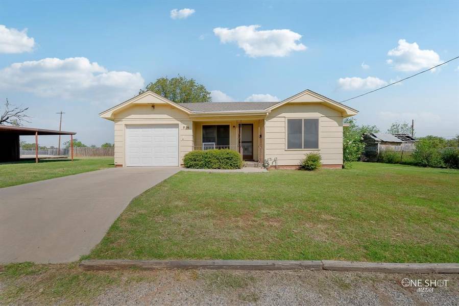 916 Peach Street, Coleman, TX 76834