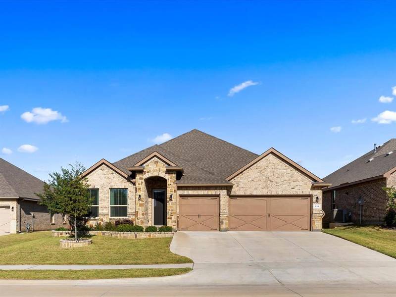 916 Nellie Drive, Mansfield, TX 76063