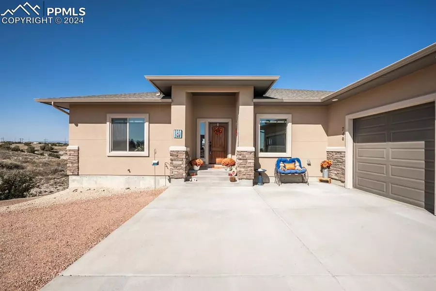 740 S Galileo DR, Pueblo West, CO 81007