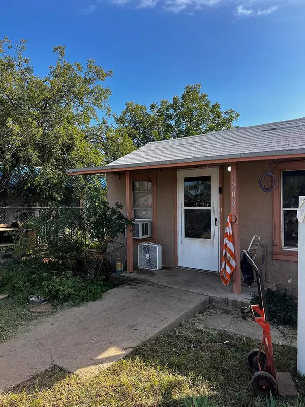 1009 E 21st St, San Angelo, TX 76903