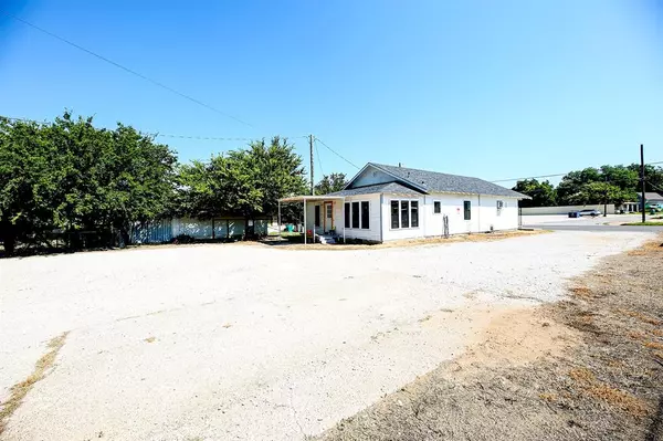 Bowie, TX 76230,410 W Wise Street