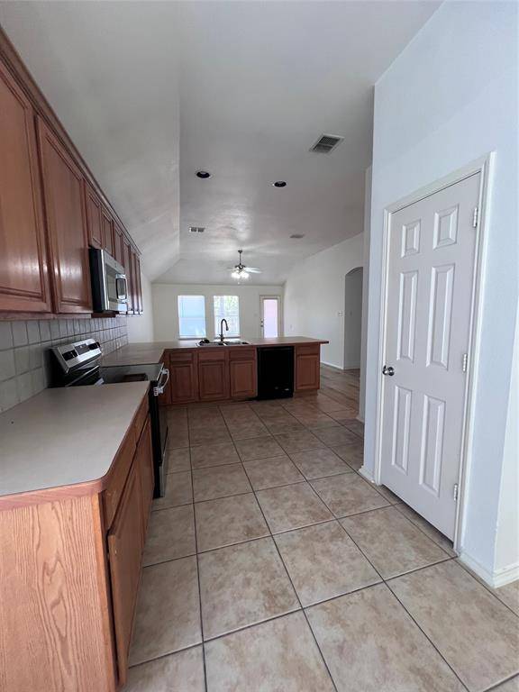 Crowley, TX 76036,533 Paddle Drive