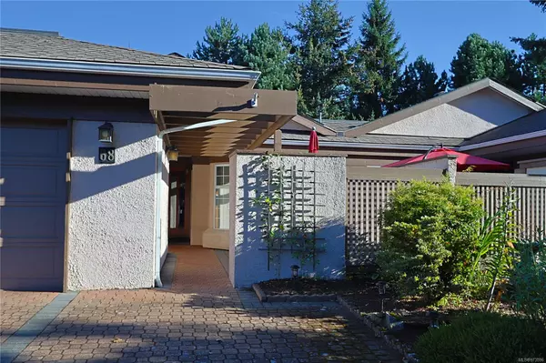 Saanich, BC V8Y 2X7,901 Kentwood Lane #68