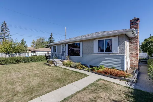 Calgary, AB T3B 2N2,3924 76 ST Northwest