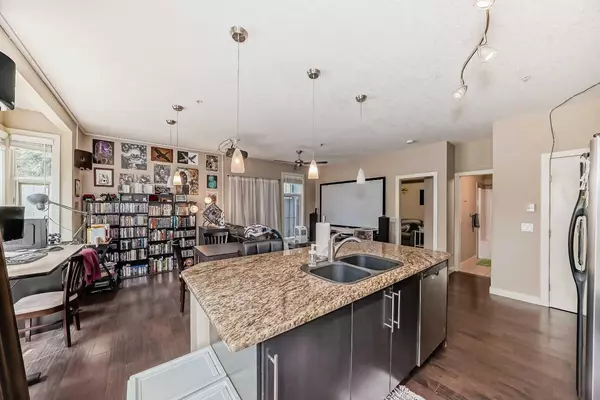 Calgary, AB T2T 3T5,2307 14 ST SW #10