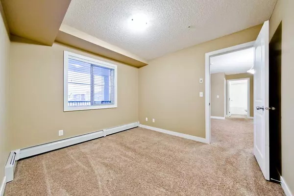 Calgary, AB T2X2B9,81 Legacy BLVD SE #1214